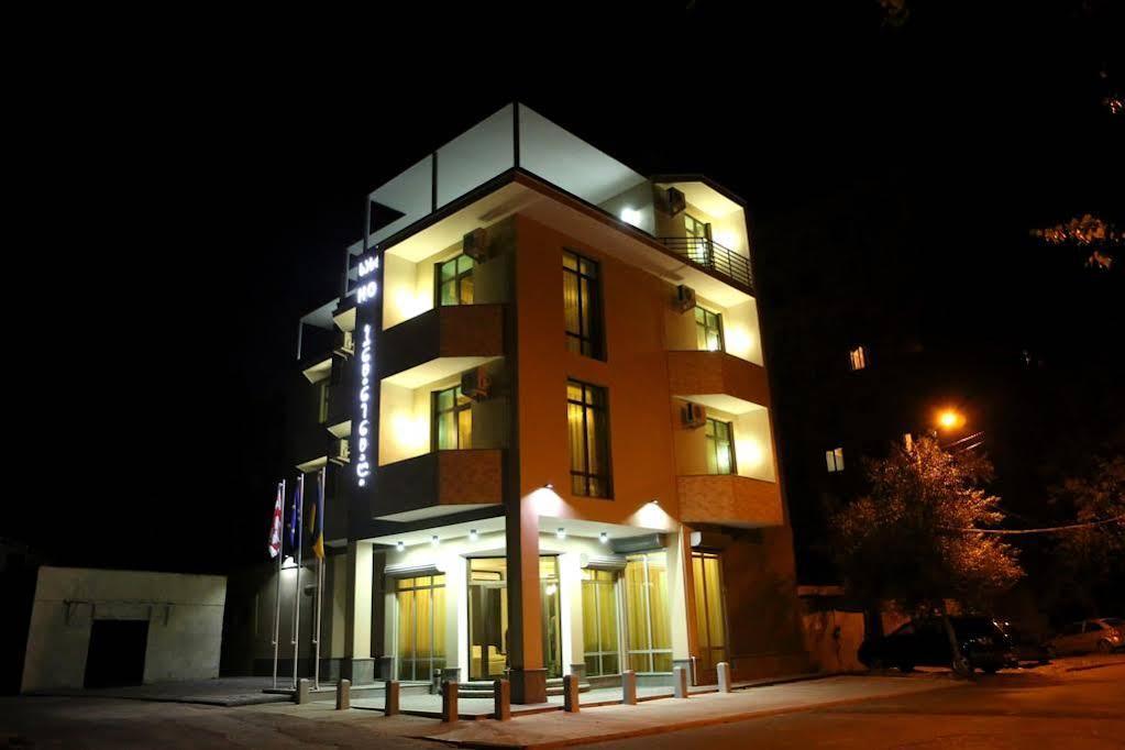 Continental Hotel Кутаїсі Екстер'єр фото