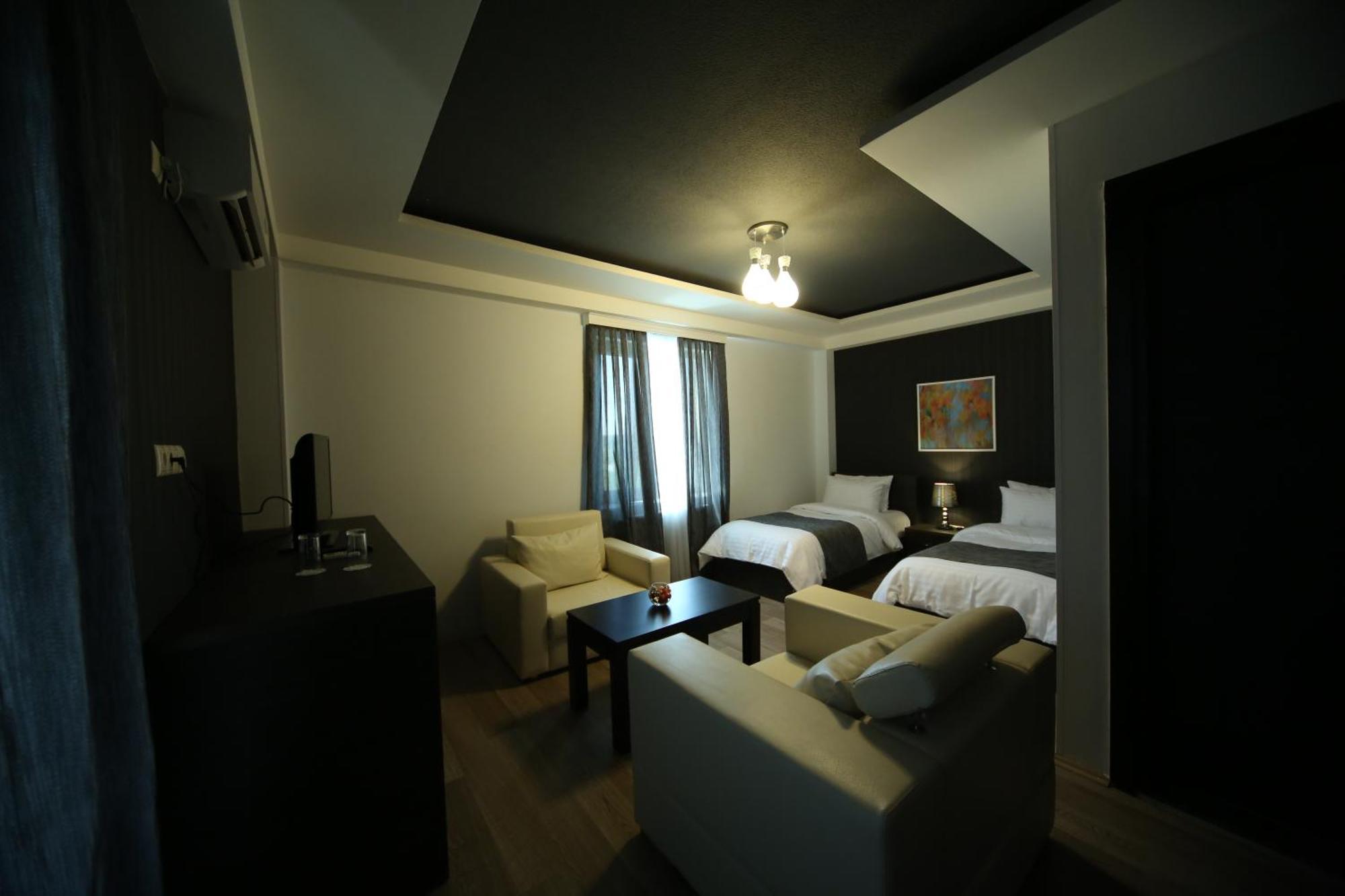 Continental Hotel Кутаїсі Номер фото