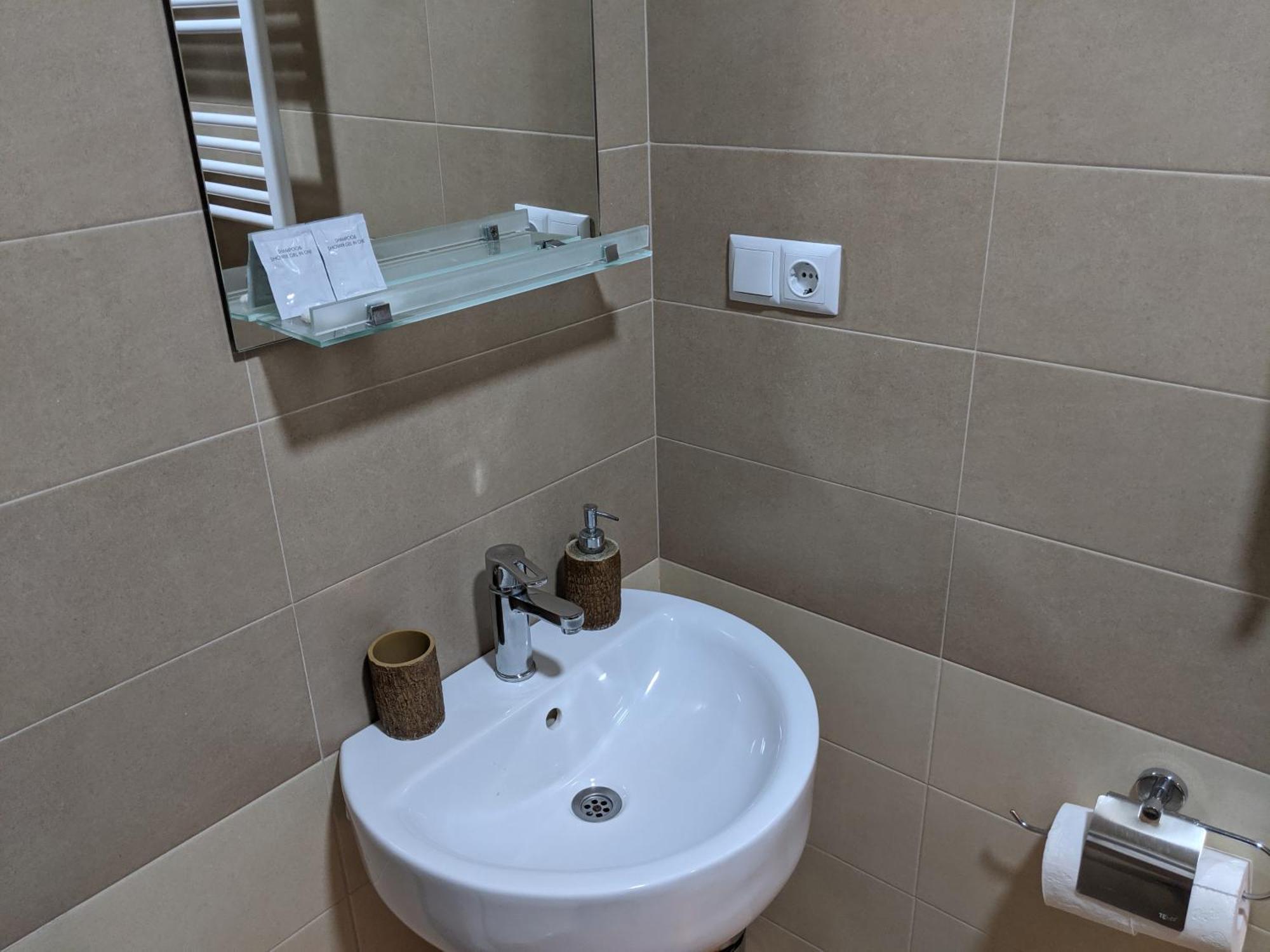 Continental Hotel Кутаїсі Номер фото