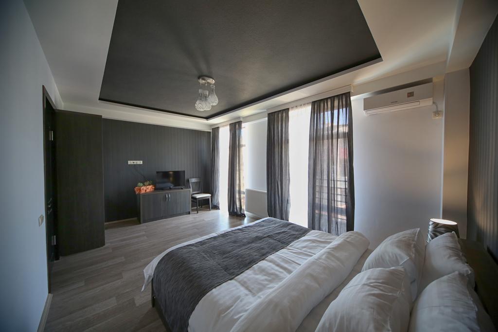 Continental Hotel Кутаїсі Номер фото