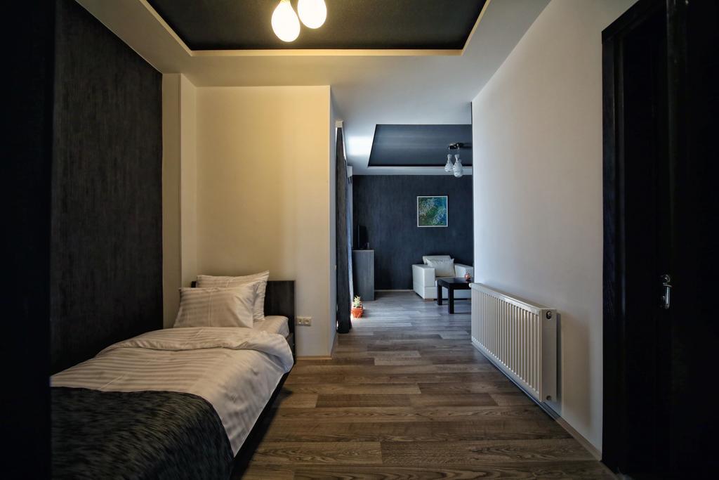 Continental Hotel Кутаїсі Екстер'єр фото