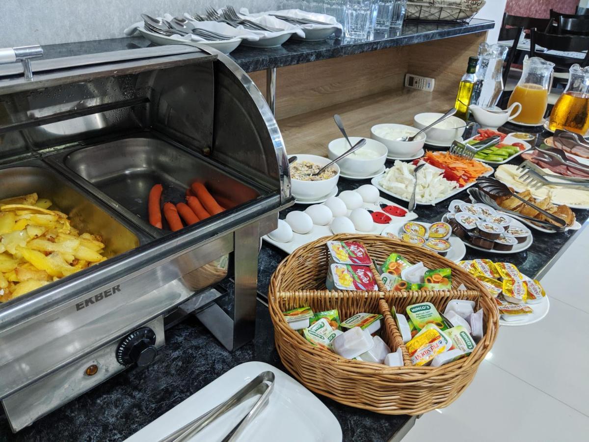 Continental Hotel Кутаїсі Екстер'єр фото