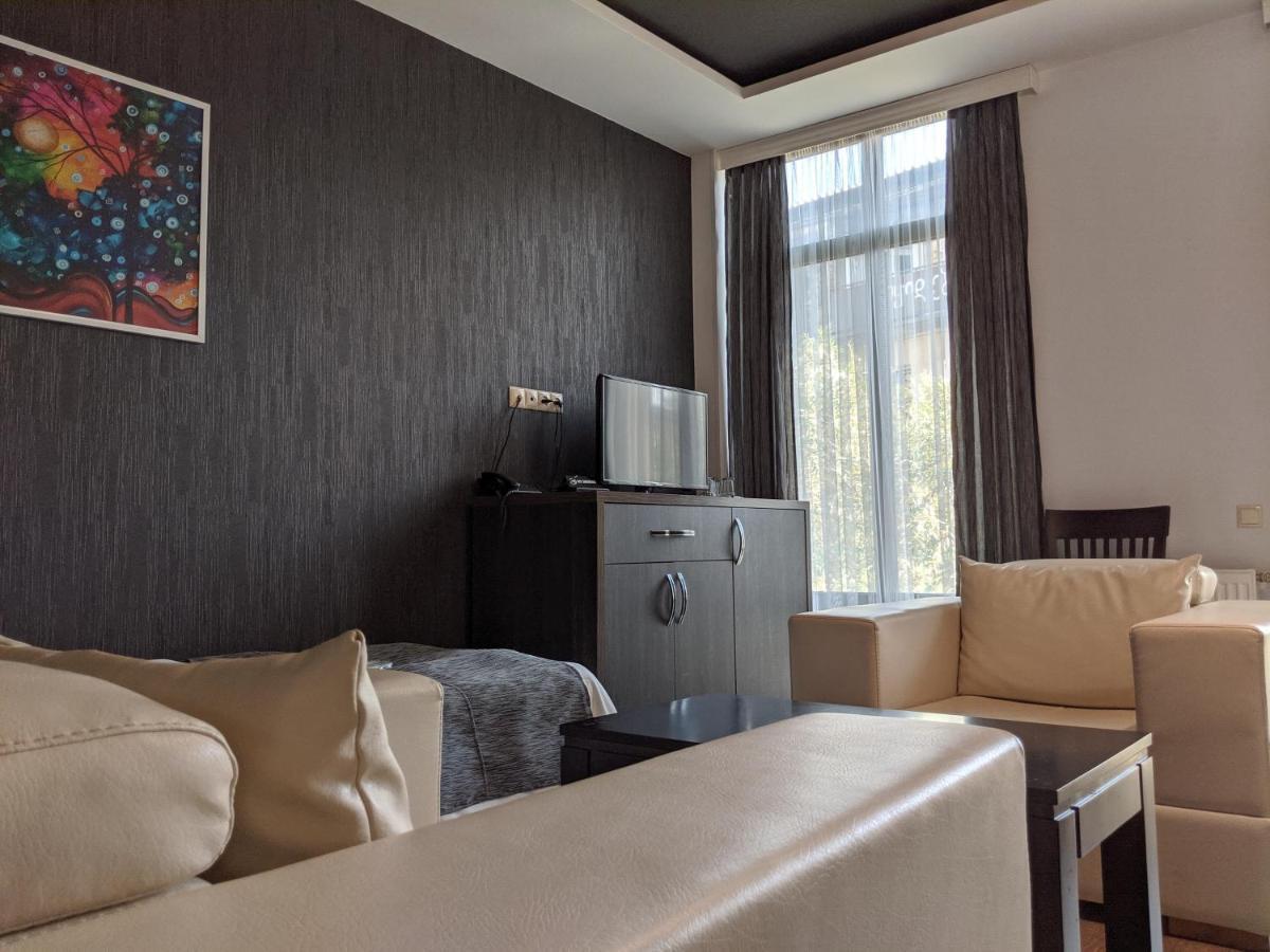 Continental Hotel Кутаїсі Екстер'єр фото
