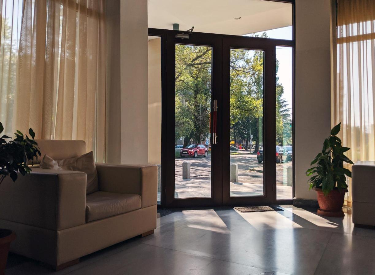 Continental Hotel Кутаїсі Екстер'єр фото
