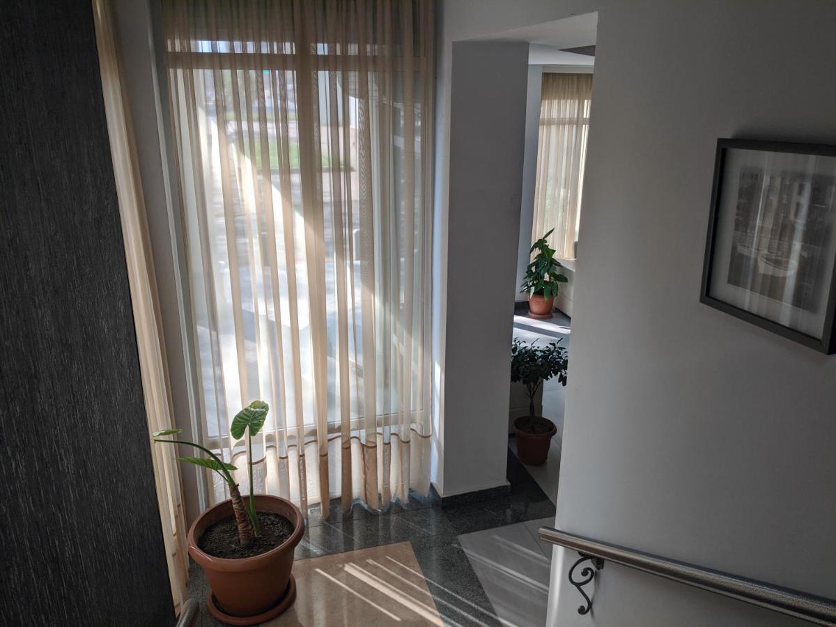 Continental Hotel Кутаїсі Екстер'єр фото